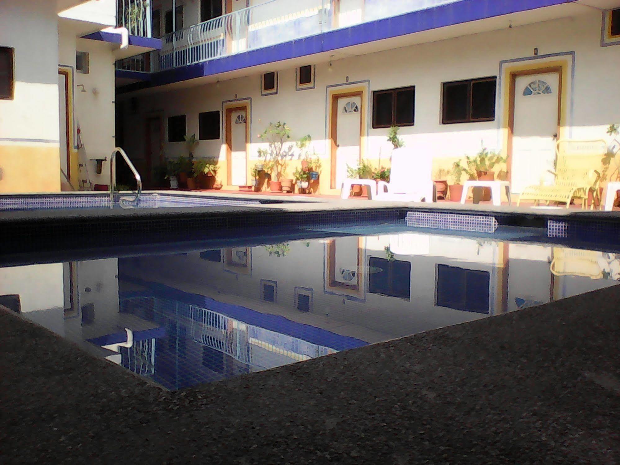 בארה דה נבידאד Hotel Sarabi מראה חיצוני תמונה
