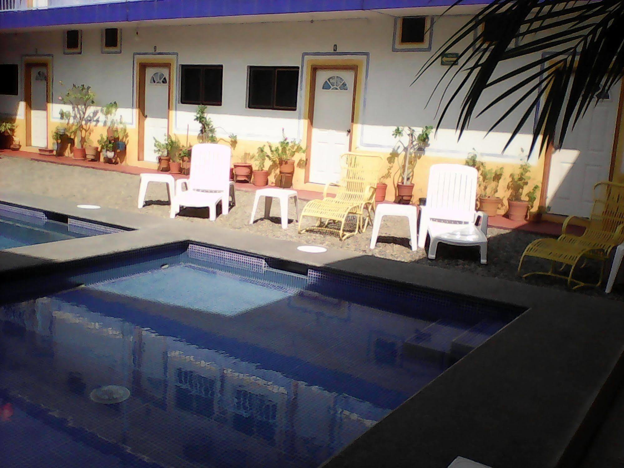 בארה דה נבידאד Hotel Sarabi מראה חיצוני תמונה